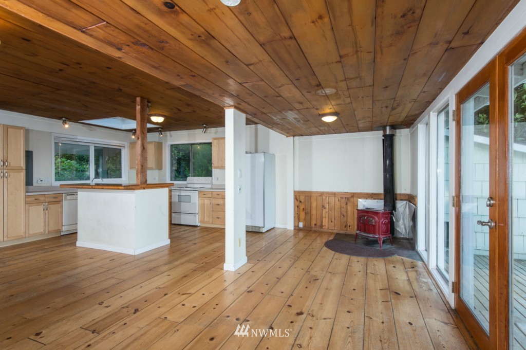 7314 Southwest Maury Park Road Vashon, WA 98070 - Photo 10 of 23 Gallery Image 10