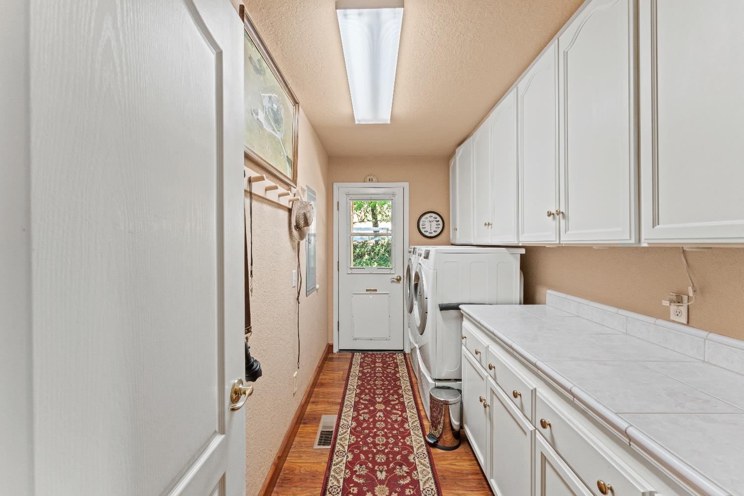 19699 McCourtney Road Grass Valley, CA 95949 - Photo 6 of 27 a bed room with a bed and a window