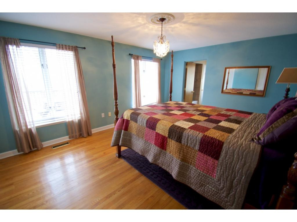 4514 Mitchell Road Kingsport, TN 37664 - Photo 16 of 35 Master Bedroom