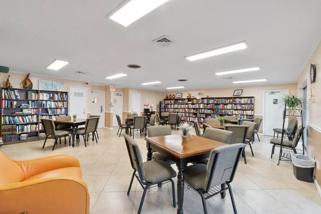 $1,900 | 27 Abbey Lane, Unit 306, Delray Beach, FL 33446