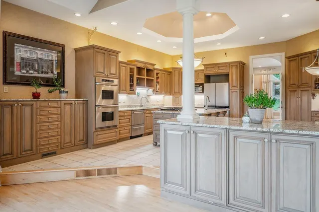 $1,444,000 | 446 Country Club Lane, Onalaska, WI 54650