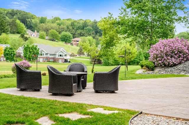 $1,444,000 | 446 Country Club Lane, Onalaska, WI 54650