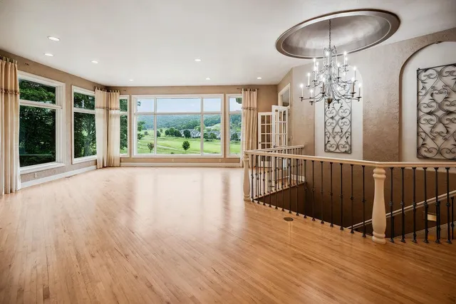 $1,444,000 | 446 Country Club Lane, Onalaska, WI 54650