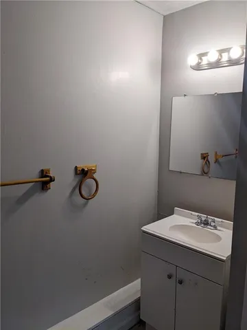 $179,000 | 11001 Bristol Terrace, Kansas City, MO 64134