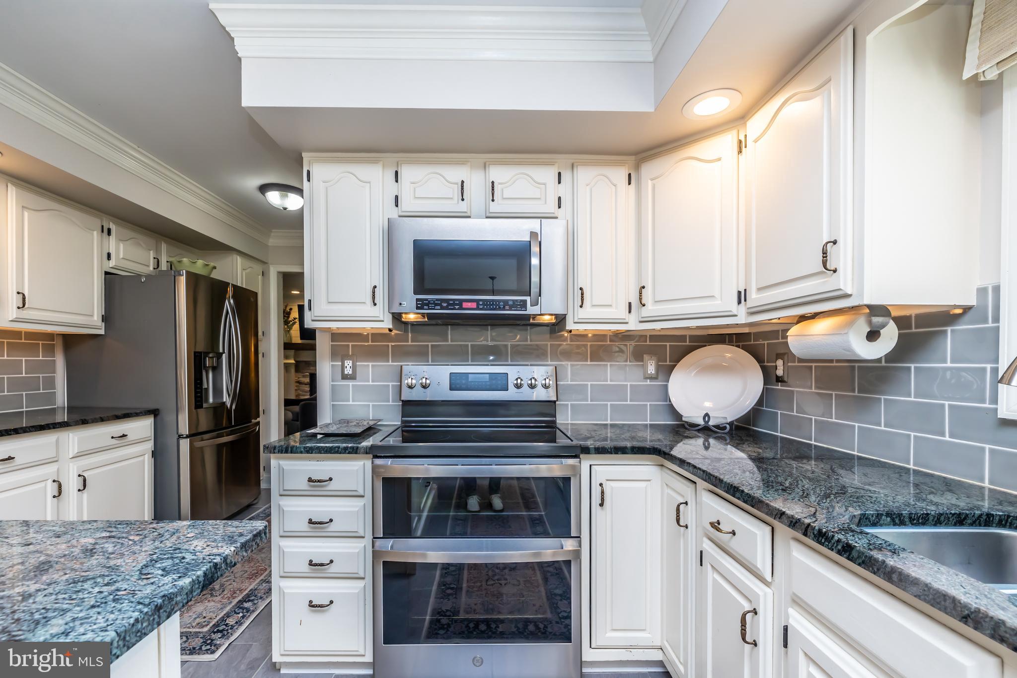 33 Collins Mill Road Chester Springs, PA 19425 - Photo 13 of 64 Stainless steel appliances
