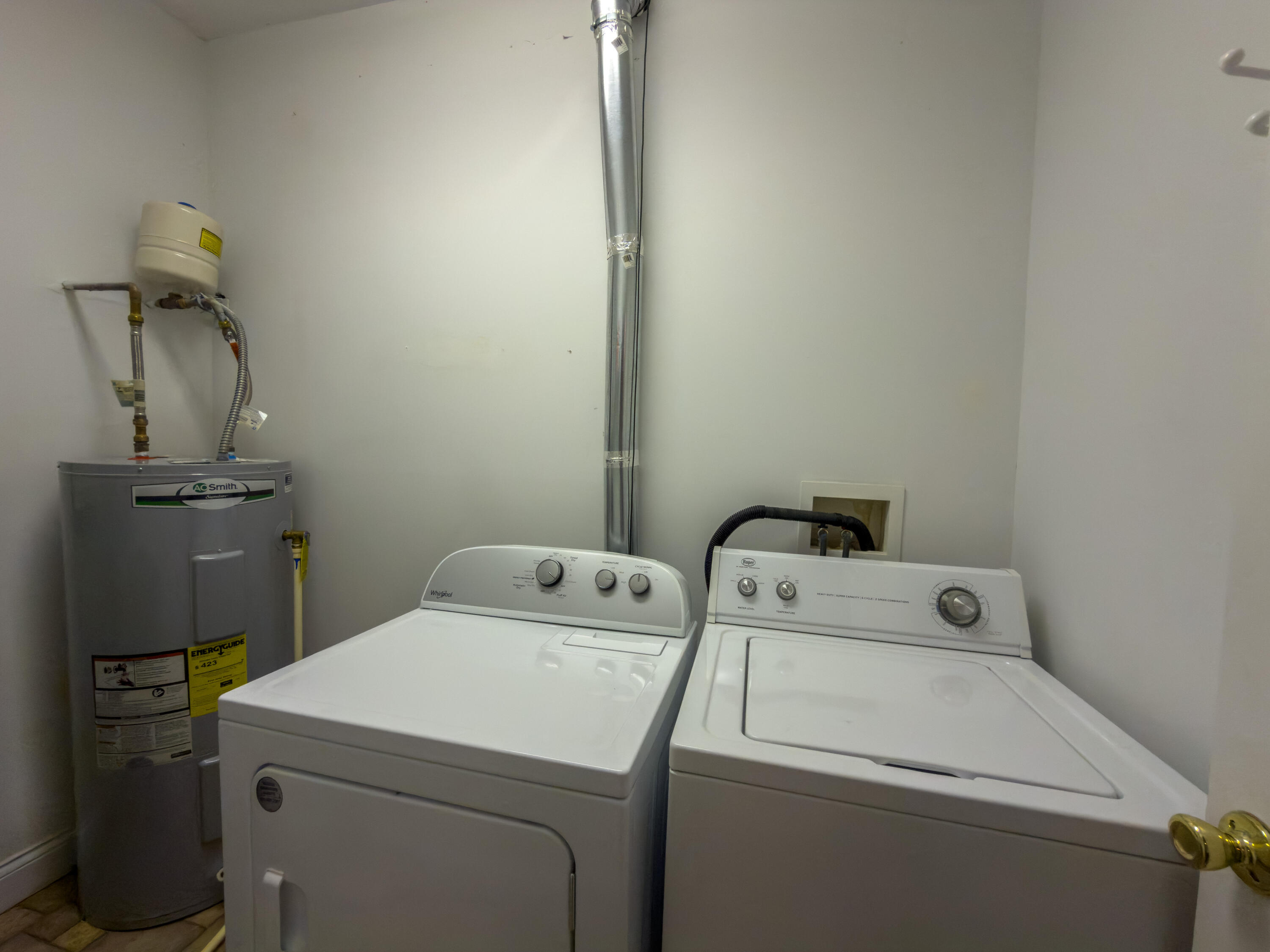 253 Stoneybrook Road Burnside, KY 42519 - Photo 41 of 61 Laundry