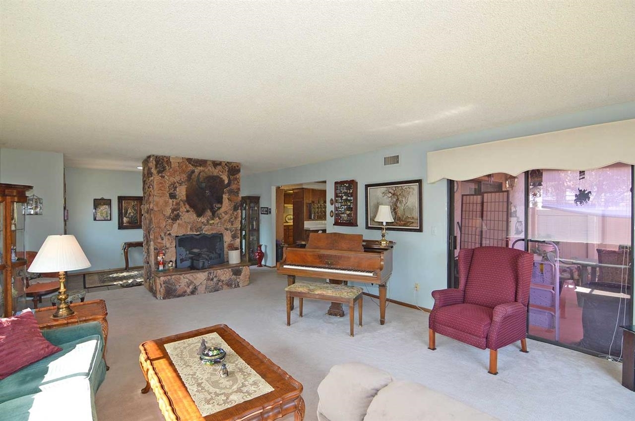 3209 Helix Street Spring Valley, CA 91977 - Photo 5 of 15