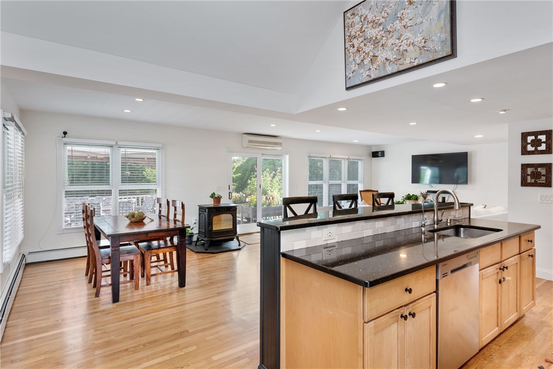 446 Maple Avenue Barrington, RI 02806 - Photo 6 of 38