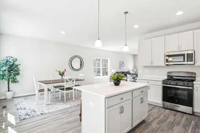 $409,900 | 816 Simpson Avenue, Elburn, IL 60119