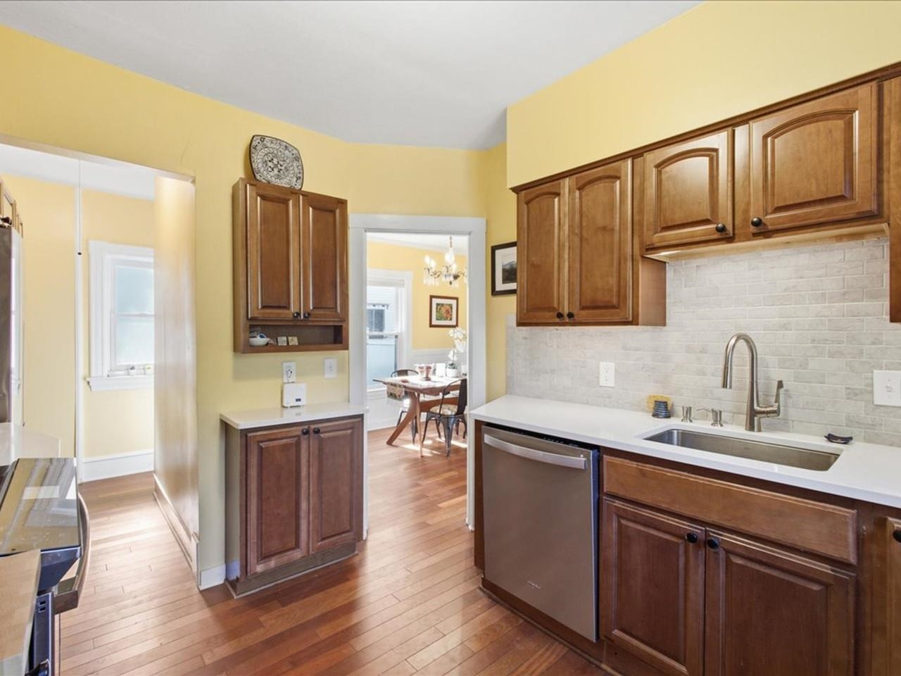 245 Loomis Street Burlington, VT 05401 - Photo 8 of 40