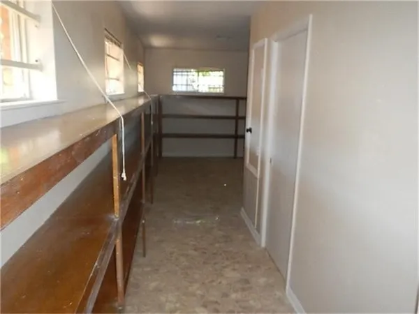 a view of entryway and stairs