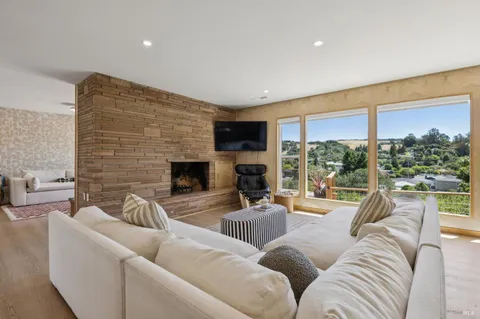 $1,549,000 | 15 Brainerd Avenue, Petaluma, CA 94952