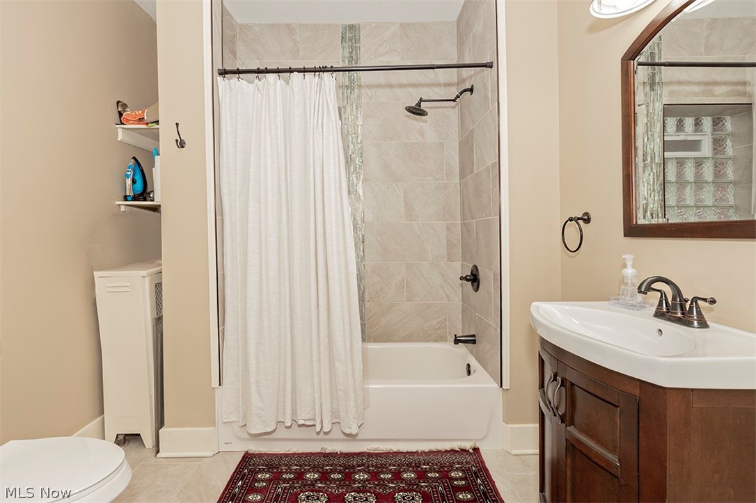 2116 Surrey Road, Unit 2 Cleveland, OH 44106 - Photo 21 of 27 Full bath #2