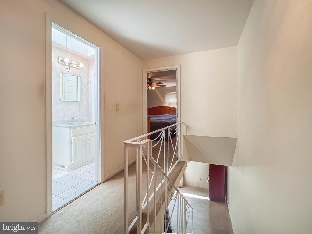 770 Selmer Road Philadelphia, PA 19116 - Photo 31 of 37 Upstairs hall