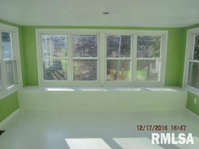 34 Woodley Road Rock Island, IL 61201 - Photo 4 of 24 Gallery Image 4