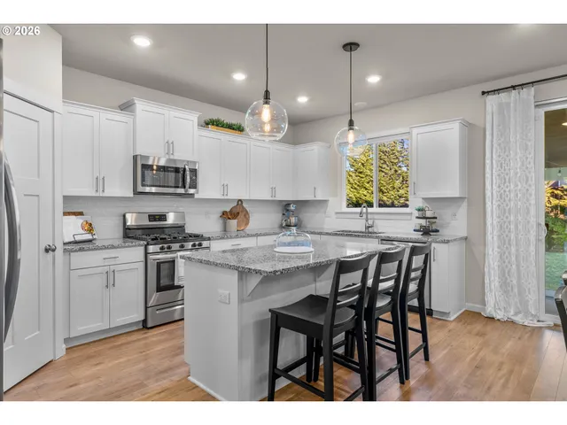 $639,000 | 37387 Keta Street, Sandy, OR 97055