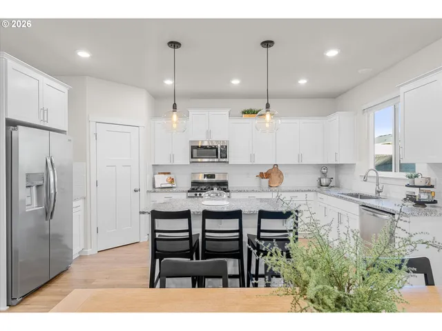 $639,000 | 37387 Keta Street, Sandy, OR 97055