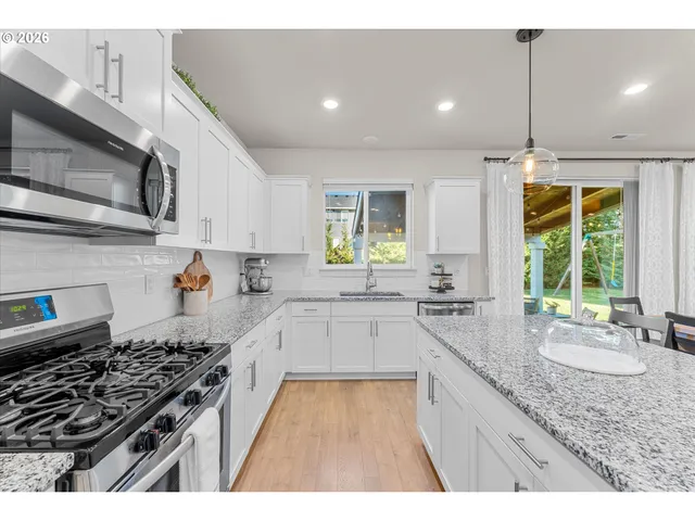 $639,000 | 37387 Keta Street, Sandy, OR 97055