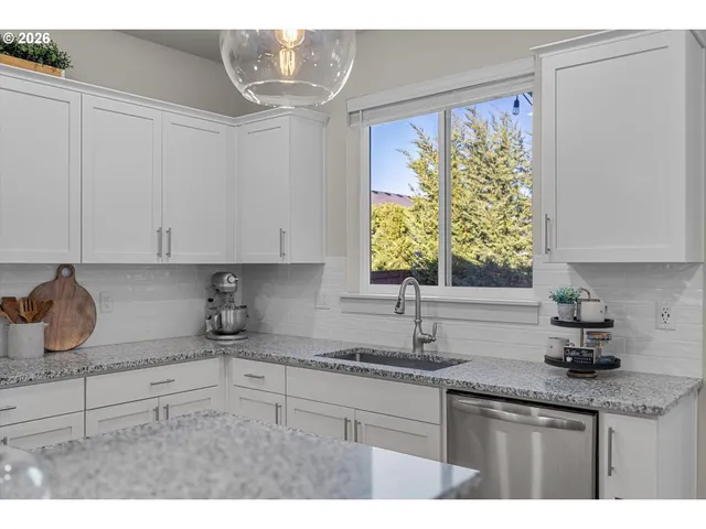 $639,000 | 37387 Keta Street, Sandy, OR 97055