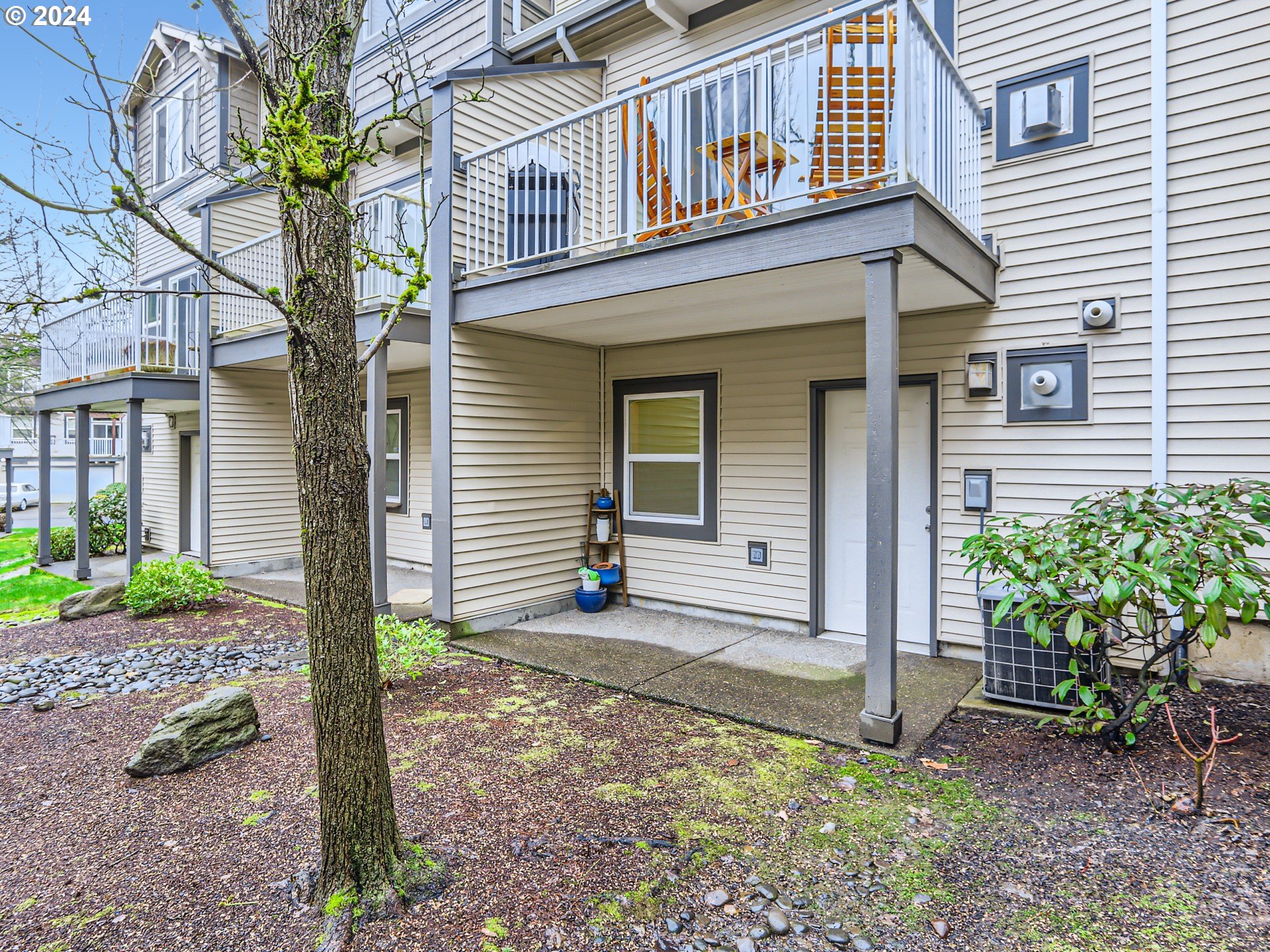 13830 Southwest Scholls Ferry Road, Unit 102 Beaverton, OR 97007 - Photo 19 of 19 Gallery Image 19