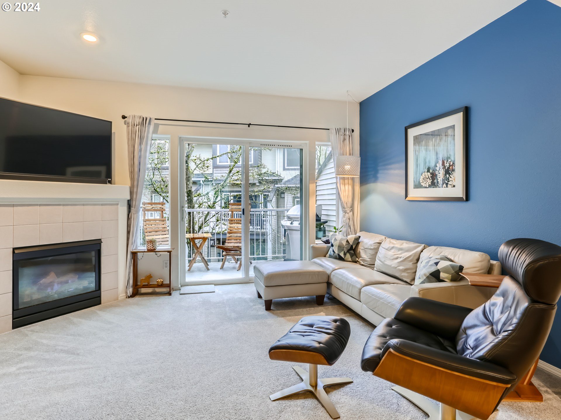 13830 Southwest Scholls Ferry Road, Unit 102 Beaverton, OR 97007 - Photo 3 of 19 Gallery Image 3