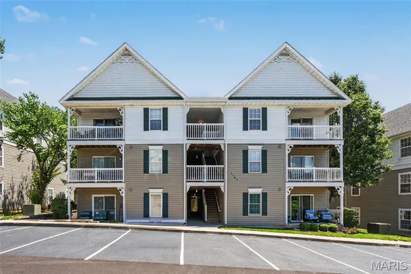 $199,900 | 1141 Arbor Creek Drive, Unit 3B, St. Louis, MO 63122