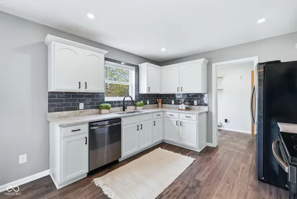 $374,000 | 5841 Safari Drive, Indianapolis, IN 46237