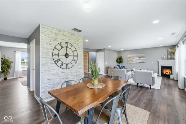 $374,000 | 5841 Safari Drive, Indianapolis, IN 46237