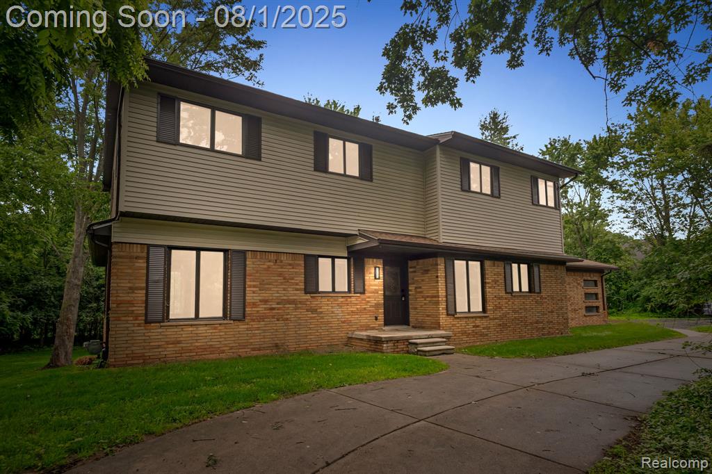 4866 Walnut Lake Road Bloomfield Hills, MI 48301 - Photo 1 of 33