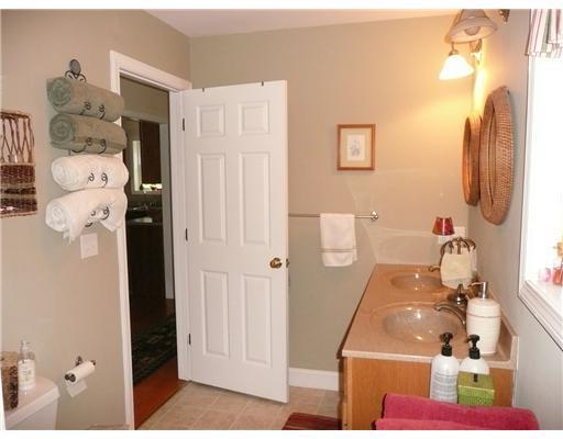 10 Alpine Road Bridgton, ME 04009 - Photo 11 of 25 Bathroom.