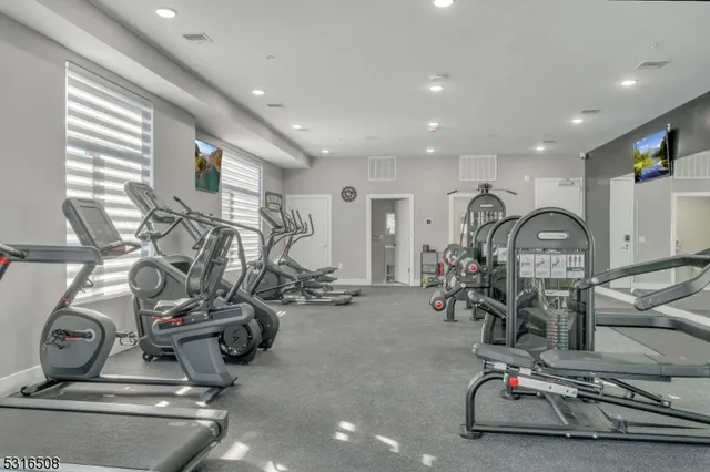 $3,095 | 22 Bloomfield Avenue, Unit 307, Paterson, NJ 07503