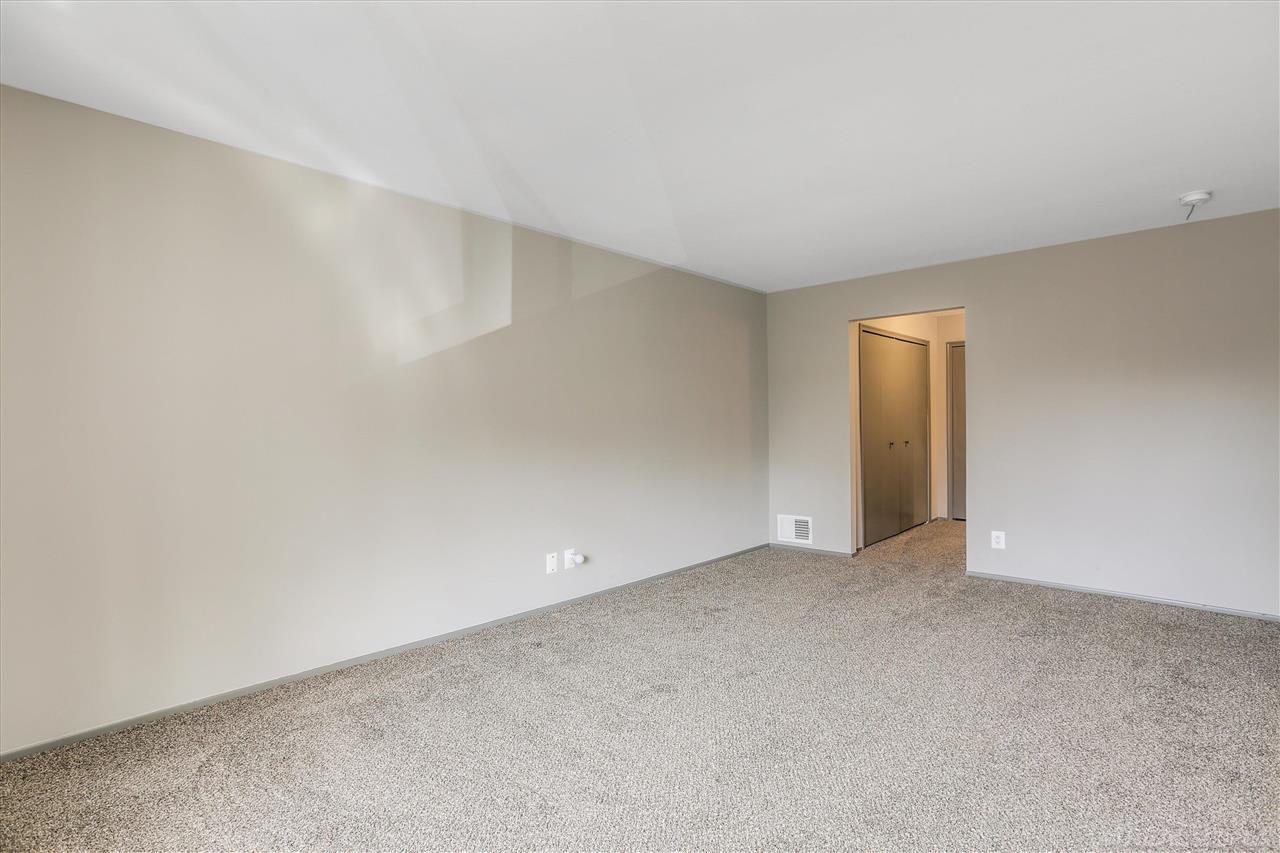 27330 Arborway Road Southfield, MI 48033 - Photo 20 of 25 50076776-19.JPG