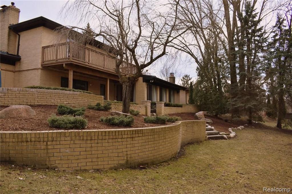 31035 Carriage Hill Road Farmington Hills, MI 48331 - Photo 29 of 32