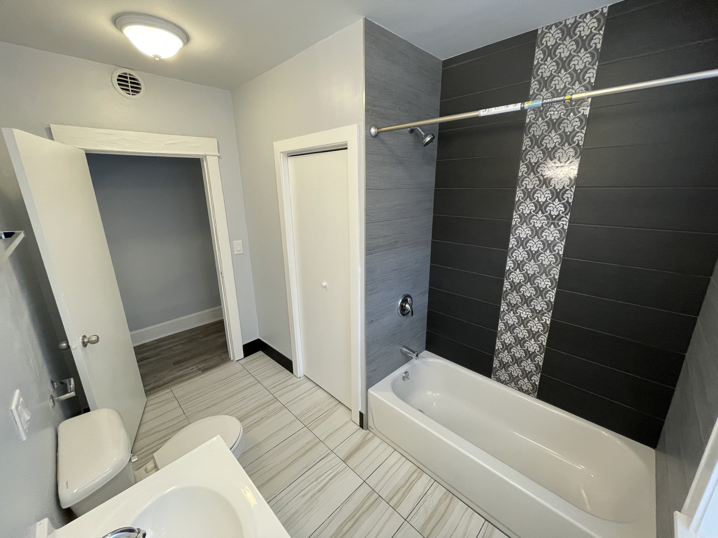 4431 North Racine Avenue, Unit 1N Chicago, IL 60640 - Photo 9 of 19