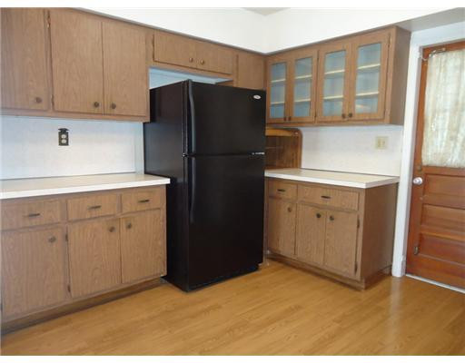 642 Southwest 11th Street Hallandale Beach, FL 33009 - Photo 5 of 16 Kitchen