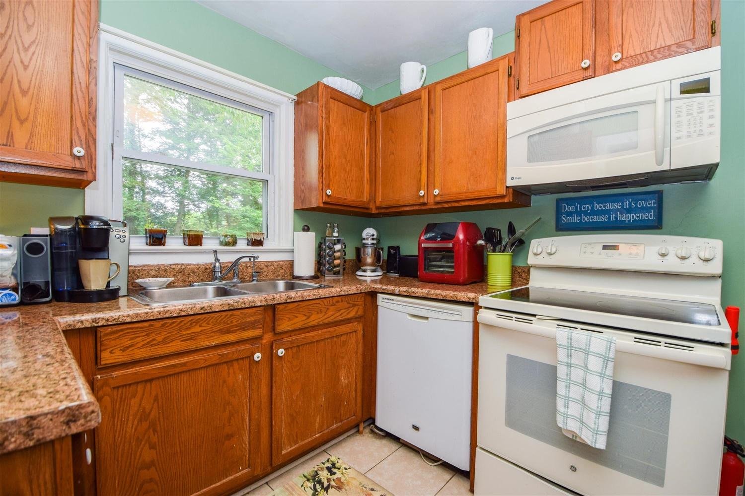 3583 Wright Road Southwest Roanoke, VA 24015 - Photo 3 of 24 07-Photo-7