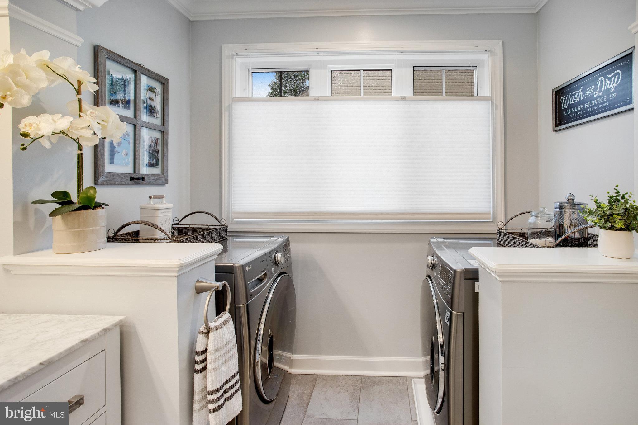 18565 Kerill Road Triangle, VA 22172 - Photo 39 of 59 En Suite Bath with convenient Washer & Dryer