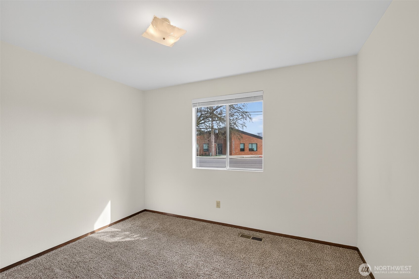 1031 North Laventure Road Mount Vernon, WA 98273 - Photo 18 of 29
