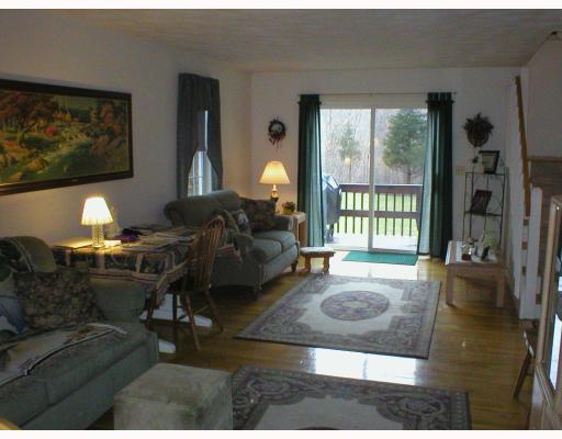 9 Walnut Road North Kingstown, RI 02852 - Photo 3 of 11 Living Room.