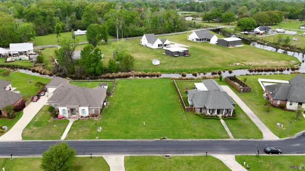 $585,600 | 11157 Toria Lane, St. Amant, LA 70774