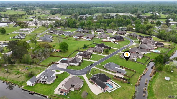 $585,600 | 11157 Toria Lane, St. Amant, LA 70774
