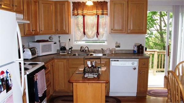 368 Point Avenue Warwick, RI 02889 - Photo 7 of 30 Gallery Image 7