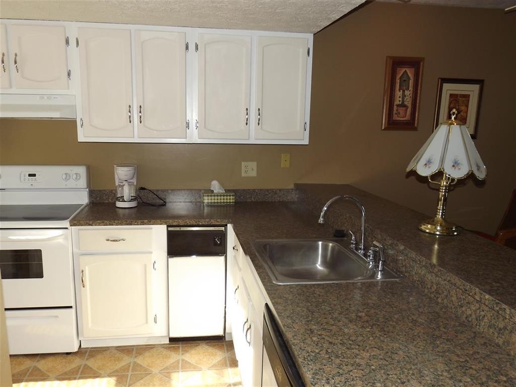 9141 South Pointe Ridge Lane, Unit 38 Bloomington, IN 47401 - Photo 9 of 17