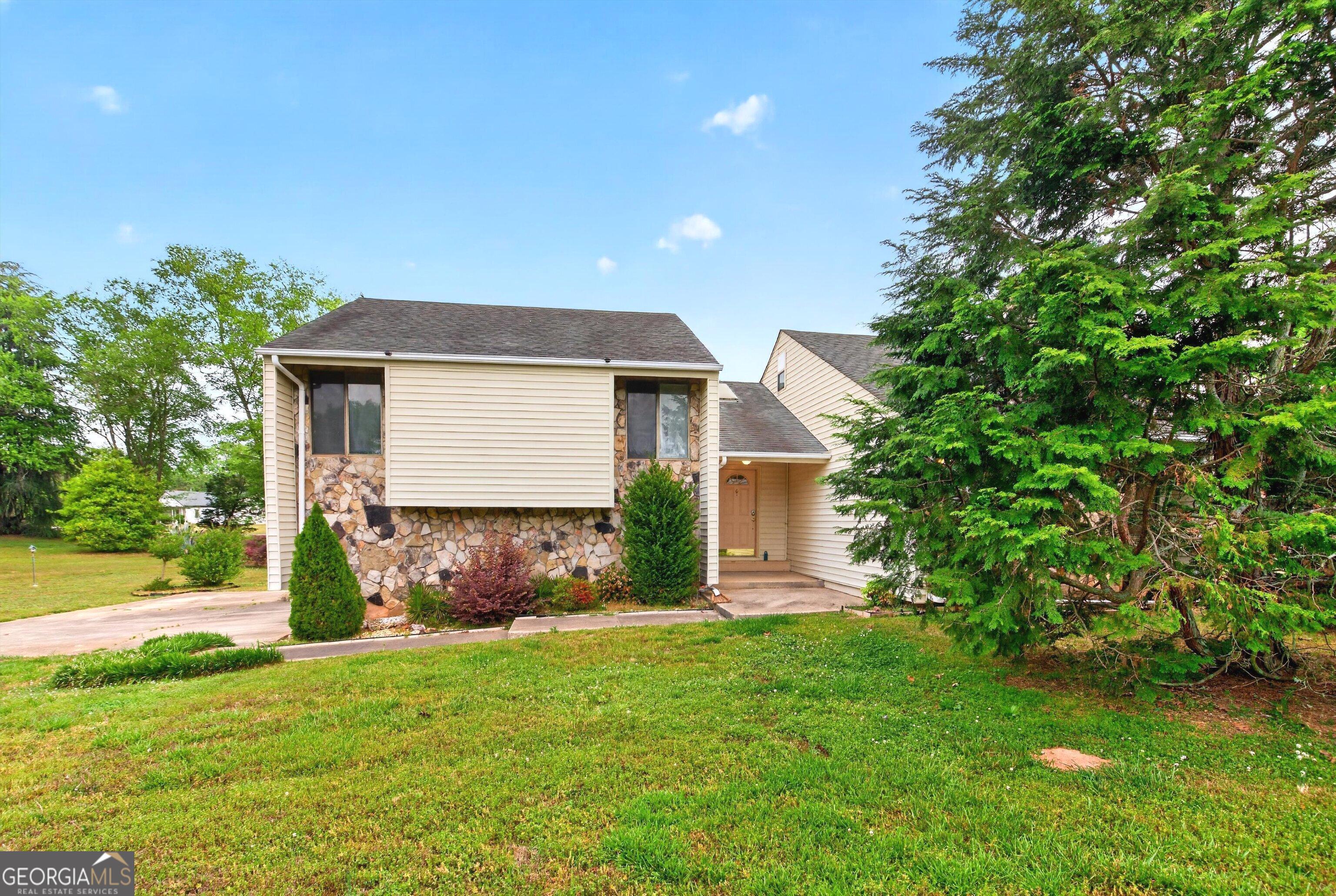 125 Woodstream Point Fayetteville, GA 30215 - Photo 2 of 4