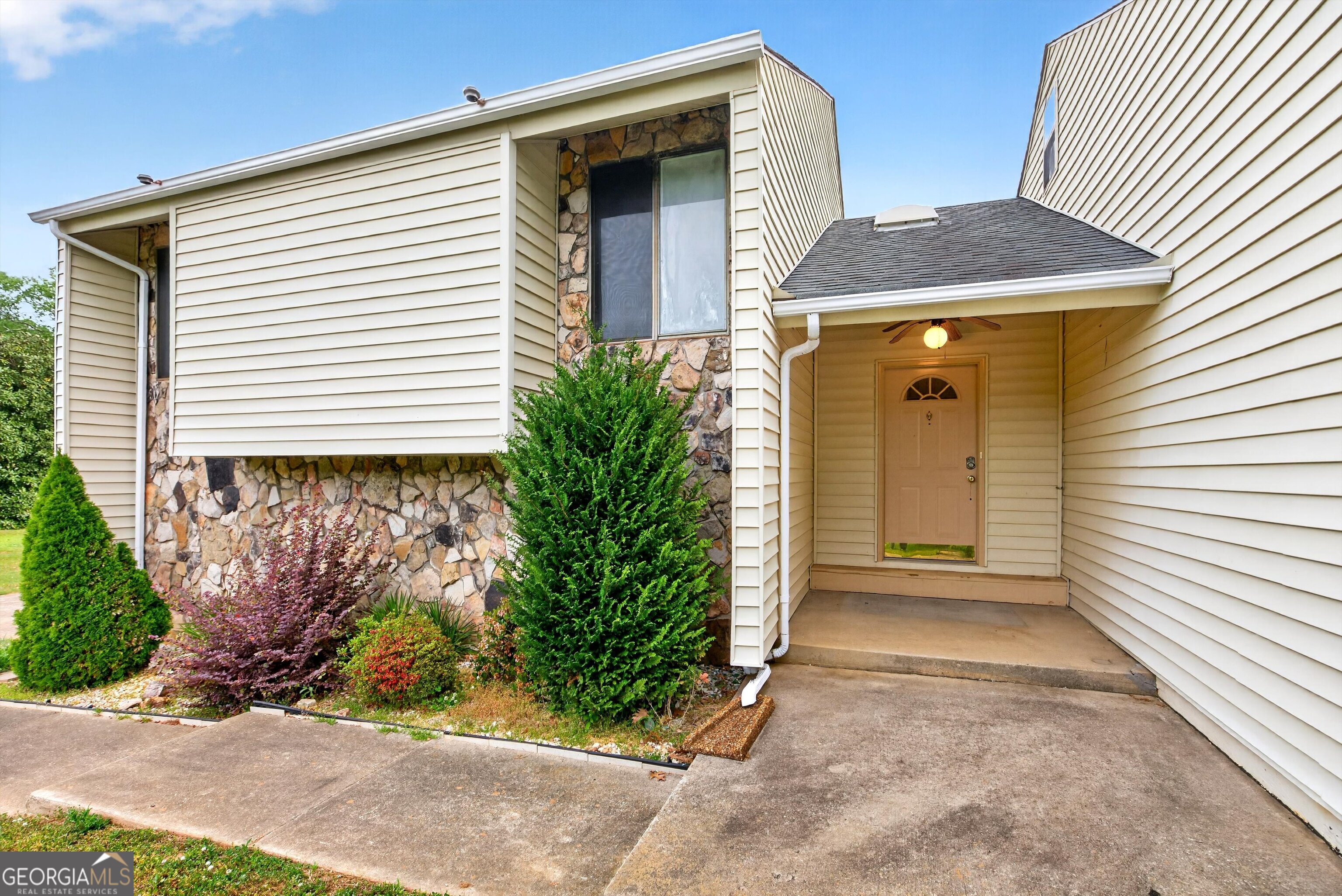 125 Woodstream Point Fayetteville, GA 30215 - Photo 3 of 4