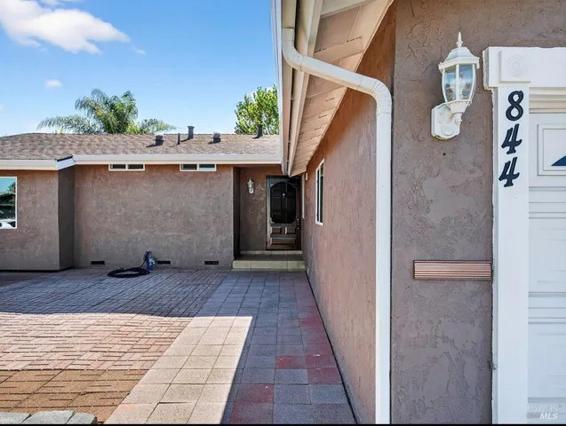 $769,000 | 844 Cedarwood Lane, Petaluma, CA 94954