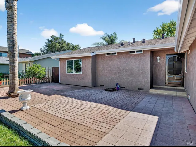 $769,000 | 844 Cedarwood Lane, Petaluma, CA 94954