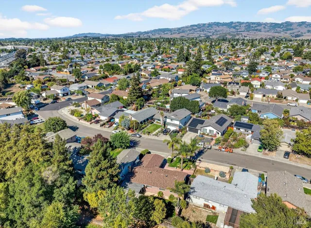 $759,000 | 844 Cedarwood Lane, Petaluma, CA 94954