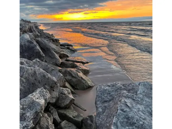 $218,500 | 131 Mc Kinley Street, Two Rivers, WI 54241