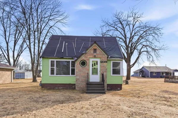 $218,500 | 131 Mc Kinley Street, Two Rivers, WI 54241